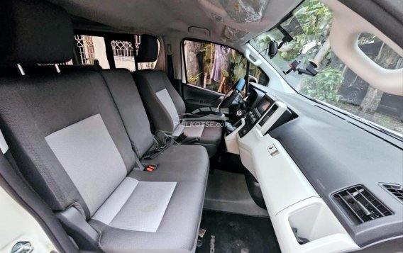2022 Toyota Hiace  Commuter Deluxe in Bacoor, Cavite-4