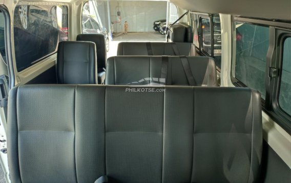 2019 Toyota Hiace  Commuter 3.0 M/T in Parañaque, Metro Manila-3