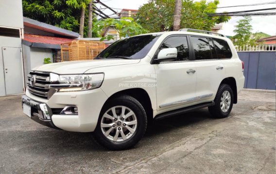 2017 Toyota Land Cruiser Premium 4.5 4x4 White Pearl AT in Parañaque, Metro Manila-17