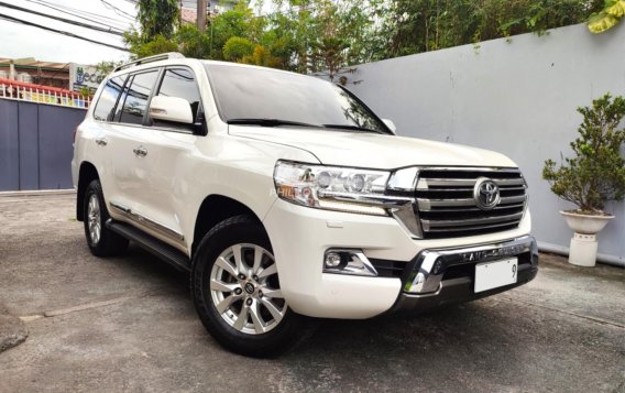 2017 Toyota Land Cruiser Premium 4.5 4x4 White Pearl AT in Parañaque, Metro Manila-15
