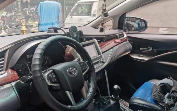 Selling White Toyota Innova 2018 in Manila-6