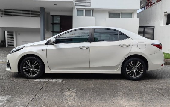 White Toyota Altis 2018 for sale in Automatic-1
