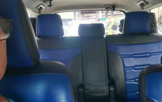 Selling White Toyota Innova 2018 in Manila-2