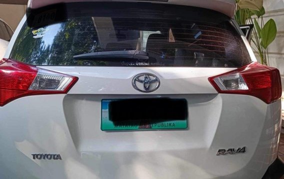 Sell Pearl White 2014 Toyota Rav4 in Manila-1