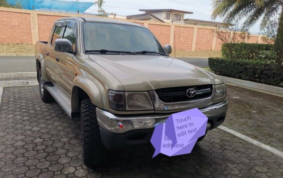 Selling White Toyota Hilux 2023 in Manila