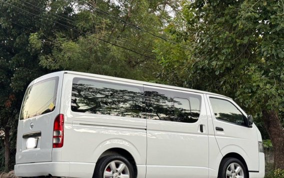 Sell White 2018 Toyota Hiace in Parañaque-3