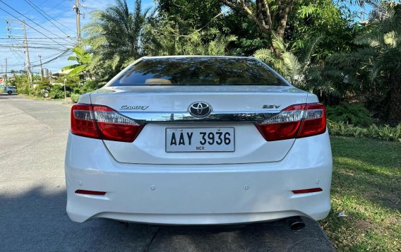 White Toyota Camry 2014 for sale in -3