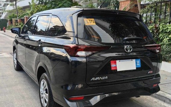 White Toyota Avanza 2022 for sale in Manila-6
