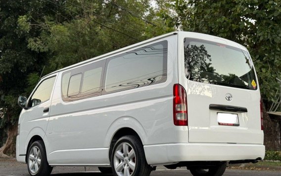 Sell White 2018 Toyota Hiace in Parañaque-5