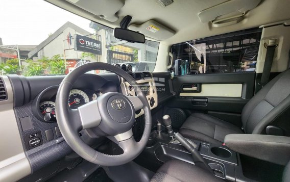 2014 Toyota FJ Cruiser  4.0L V6 in Manila, Metro Manila-6