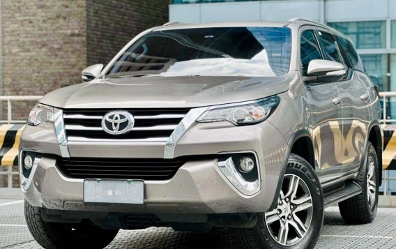 Selling White Toyota Fortuner 2016 in Makati-2