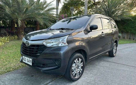 Sell White 2020 Toyota Avanza in Las Piñas-1