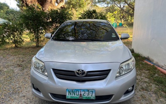 Selling White Toyota Corolla altis 2010 in Angeles-1