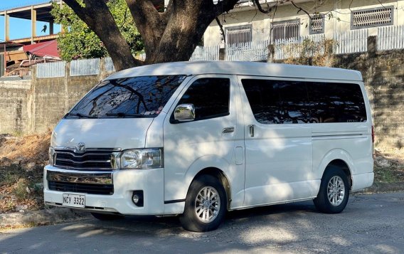 Selling White Toyota Hiace 2017 in Parañaque