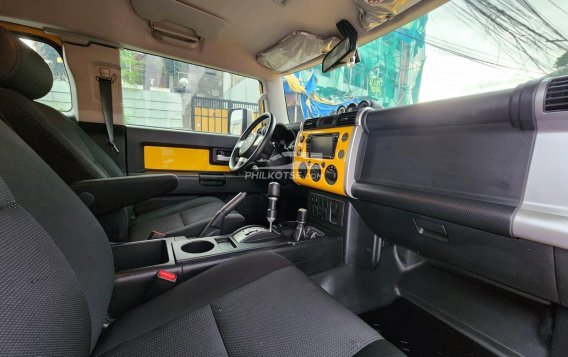 2015 Toyota FJ Cruiser  4.0L V6 in Manila, Metro Manila-9