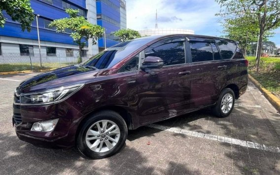 Selling White Toyota Innova 2020 in Quezon City-3