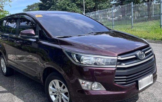 Selling White Toyota Innova 2020 in Quezon City-2