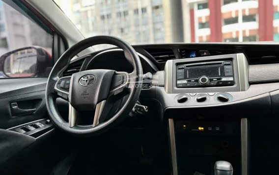 2020 Toyota Innova  2.8 E Diesel AT in Makati, Metro Manila-12