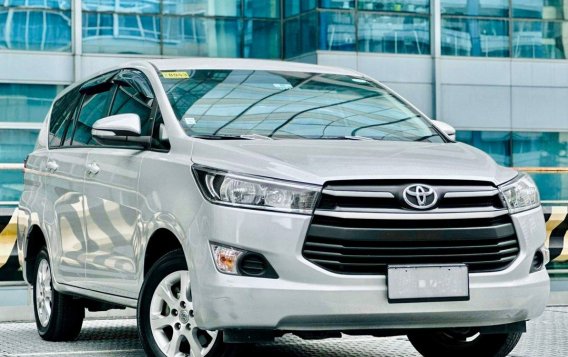 Selling White Toyota Innova 2016 in Makati-1