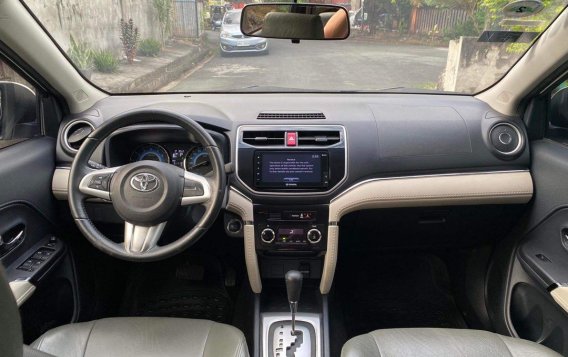 White Toyota Rush 2019 for sale in Automatic-5