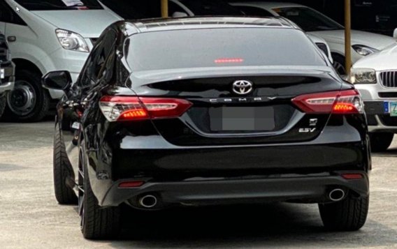Sell White 2020 Toyota Camry in Makati-5