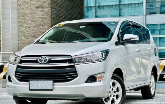 Selling White Toyota Innova 2016 in Makati-2