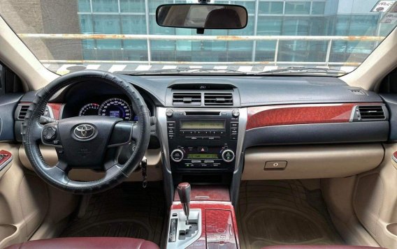 White Toyota Camry 2012 for sale in Automatic-6