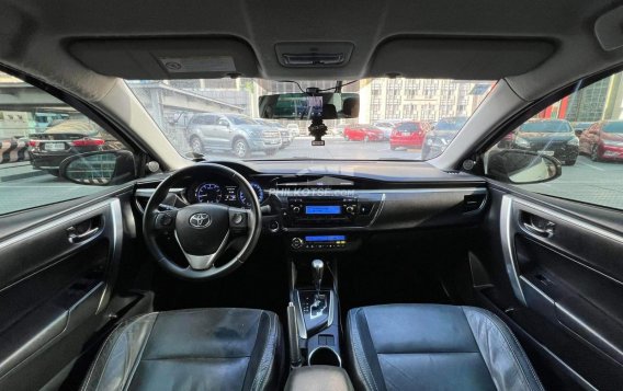 2016 Toyota Corolla Altis  2.0 V CVT in Makati, Metro Manila-5