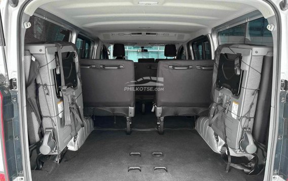 2019 Toyota Hiace  Commuter Deluxe in Makati, Metro Manila-10