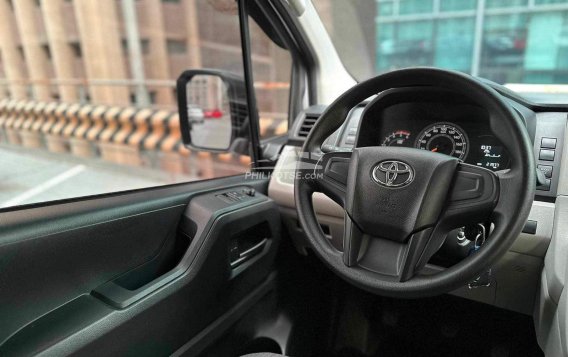 2019 Toyota Hiace  Commuter Deluxe in Makati, Metro Manila-2