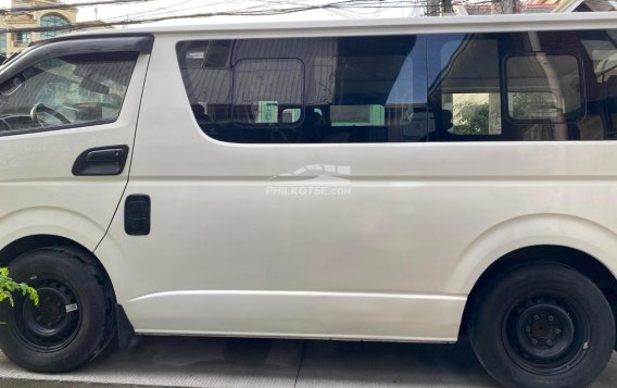 2018 Toyota Hiace  Commuter 3.0 M/T in Makati, Metro Manila-3