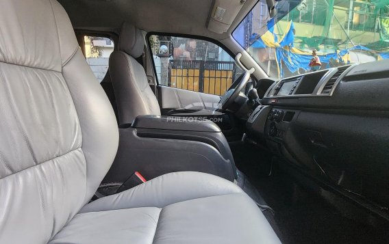 2016 Toyota Hiace  Super Grandia (Leather) 3.0 A/T Monotone in Manila, Metro Manila-14