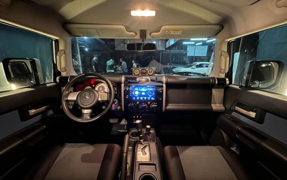 2015 Toyota FJ Cruiser  4.0L V6 in Manila, Metro Manila-3