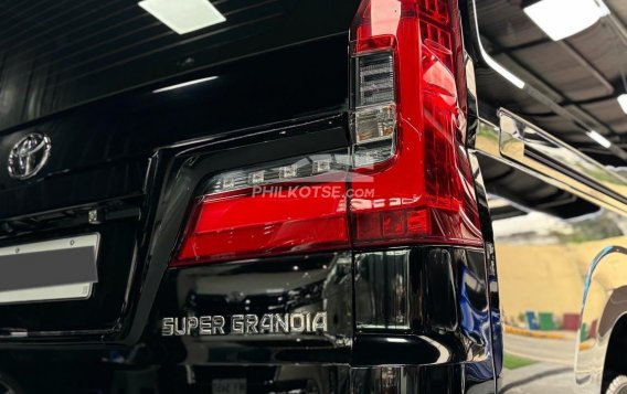 2019 Toyota Hiace Super Grandia Leather 2.8 AT in Manila, Metro Manila-13
