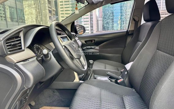 2018 Toyota Innova  2.8 J Diesel MT in Makati, Metro Manila-12