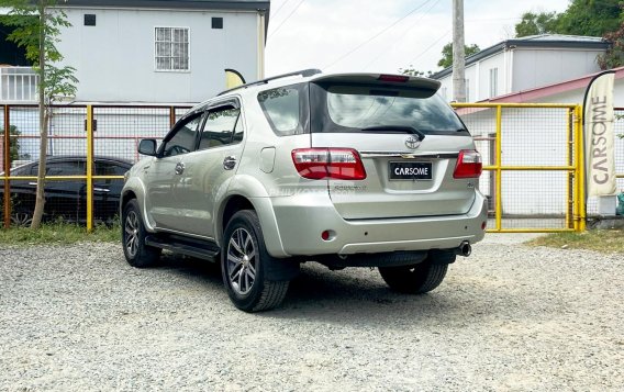 2011 Toyota Fortuner 2.4 G Gasoline 4x2 AT in Pasay, Metro Manila-10