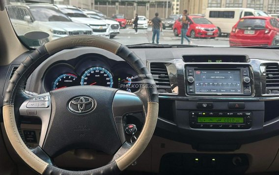 2014 Toyota Fortuner  2.4 V Diesel 4x2 AT in Makati, Metro Manila-4