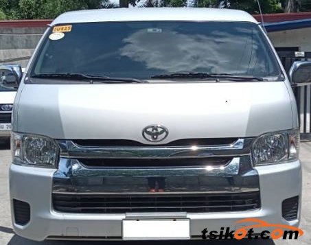 Grey Toyota Hiace 2018 Van at Manual  for sale in Angeles