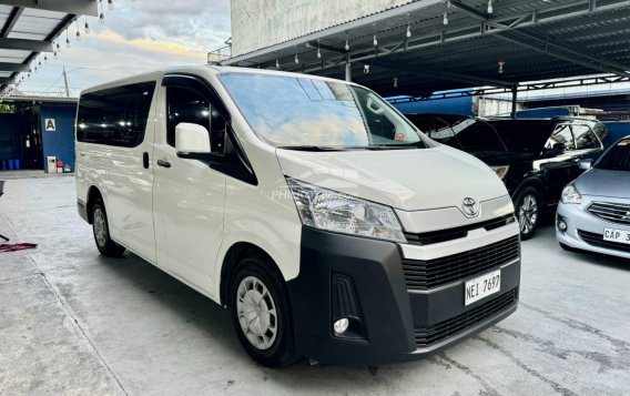 2019 Toyota Hiace  Commuter Deluxe in Las Piñas, Metro Manila-15