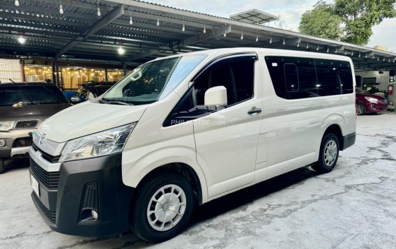 2019 Toyota Hiace  Commuter Deluxe in Las Piñas, Metro Manila-14