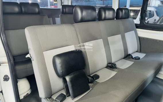 2019 Toyota Hiace  Commuter Deluxe in Las Piñas, Metro Manila-6