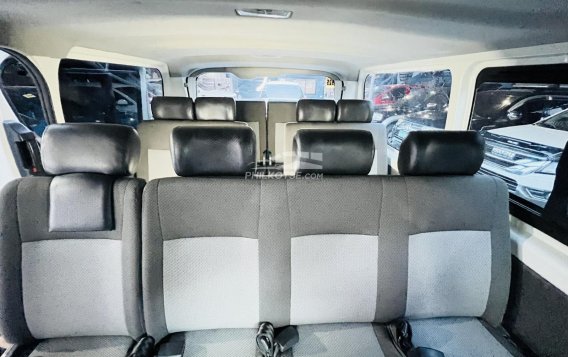 2019 Toyota Hiace  Commuter Deluxe in Las Piñas, Metro Manila-5