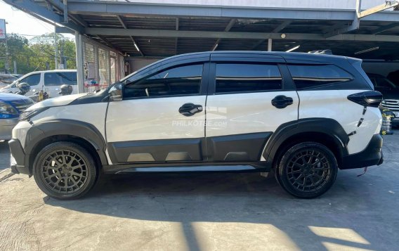 2018 Toyota Rush  1.5 E AT in Las Piñas, Metro Manila-12