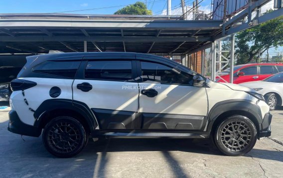 2018 Toyota Rush  1.5 E AT in Las Piñas, Metro Manila-8