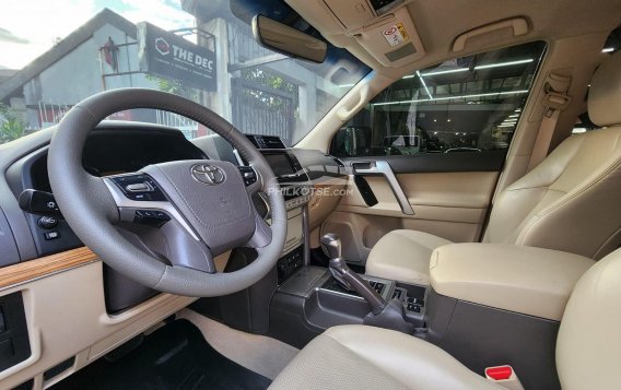 2019 Toyota Land Cruiser Prado 4.0 4x4 AT (Gasoline) in Manila, Metro Manila-11