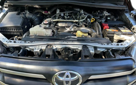 2019 Toyota Innova  2.8 E Diesel AT in Las Piñas, Metro Manila-6
