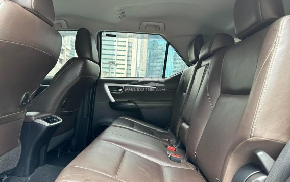 2018 Toyota Fortuner  2.4 V Diesel 4x2 AT in Makati, Metro Manila-9