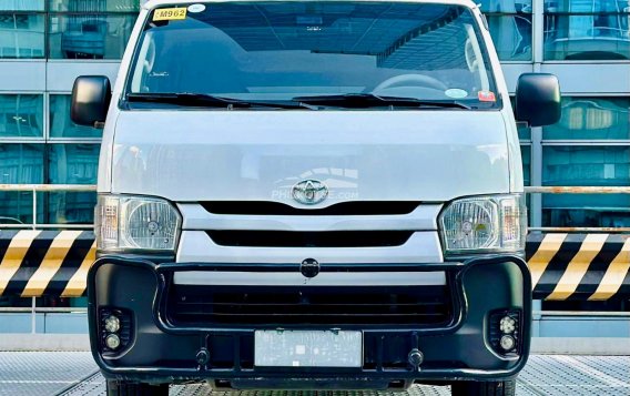 2018 Toyota Hiace  Commuter 3.0 M/T in Makati, Metro Manila-8