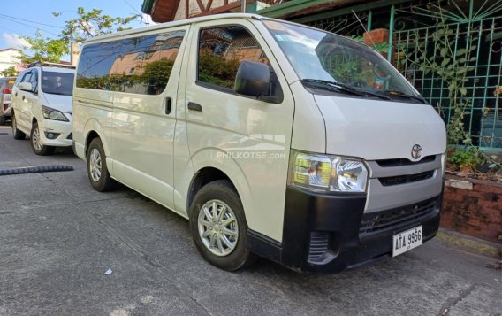 2015 Toyota Hiace  Commuter 3.0 M/T in Quezon City, Metro Manila-3