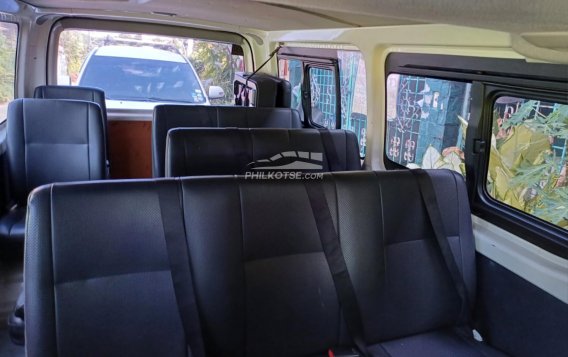 2015 Toyota Hiace  Commuter 3.0 M/T in Quezon City, Metro Manila-7